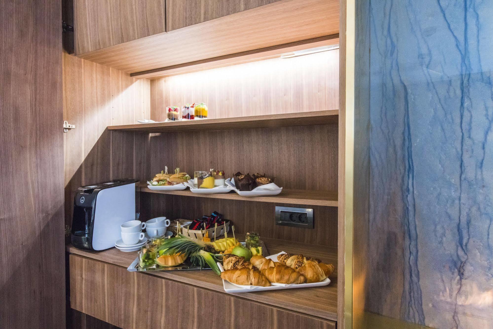 Hotel Cubo Ljubljana Exteriör bild